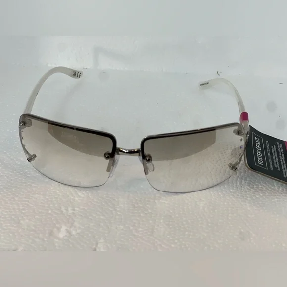 Foster Grant Women's Rimless Sunglasses in Silver and Clear - Picture 8 of 9